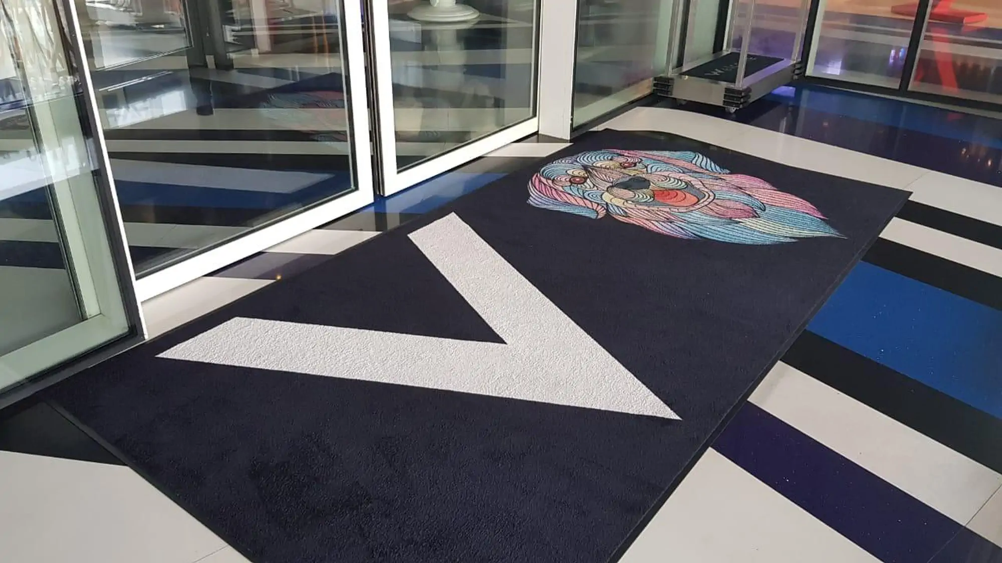 Mata podłogowa Interior Guard Brush - dywanik wycieraczka wykładzina z logo do zastosowań wewnętrznych