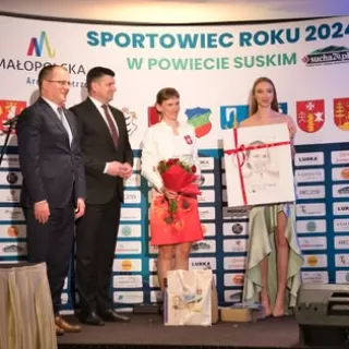 Ścianka tekstylna nazywana również ścianką materiałową o prostym kształcie. Konstrukcja ścianki opiera się na wytrzymałym stelażu na którym rozpinana jest grafi